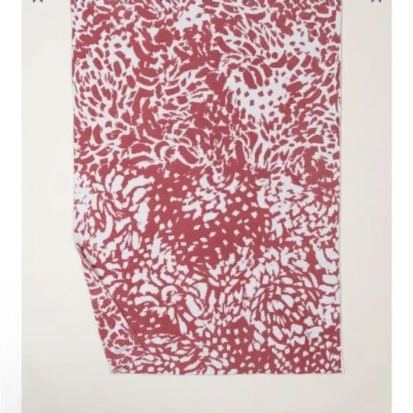Barefoot Dreams Cozychic Bloom Blanket in Coral Red/Cream - Picture 2 of 8